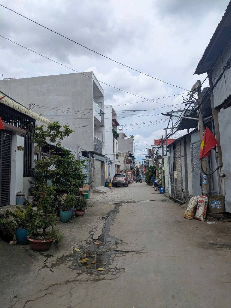 BÁN NHÀ QUỐC LỘ 13 HIỆP BÌNH PHƯỚC - GẦN VẠN PHÚC - NGANG 9M- CHỈ 6 TỶ