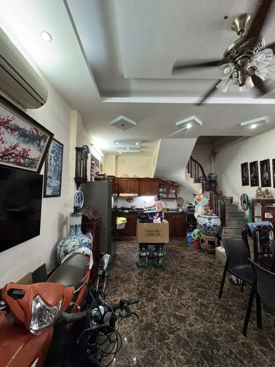 Bán Nhà  Lệnh Cư 30/33m2. 5 tầng. mặt tiền 4.6m. giá 9.7 tỷ Hà Nội