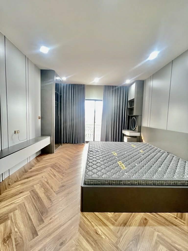 bán nhà mặt phố Ngô Gia Khảm, đối diện bến xe, vỉa hè rộng, kinh doanh ngày đêm 5