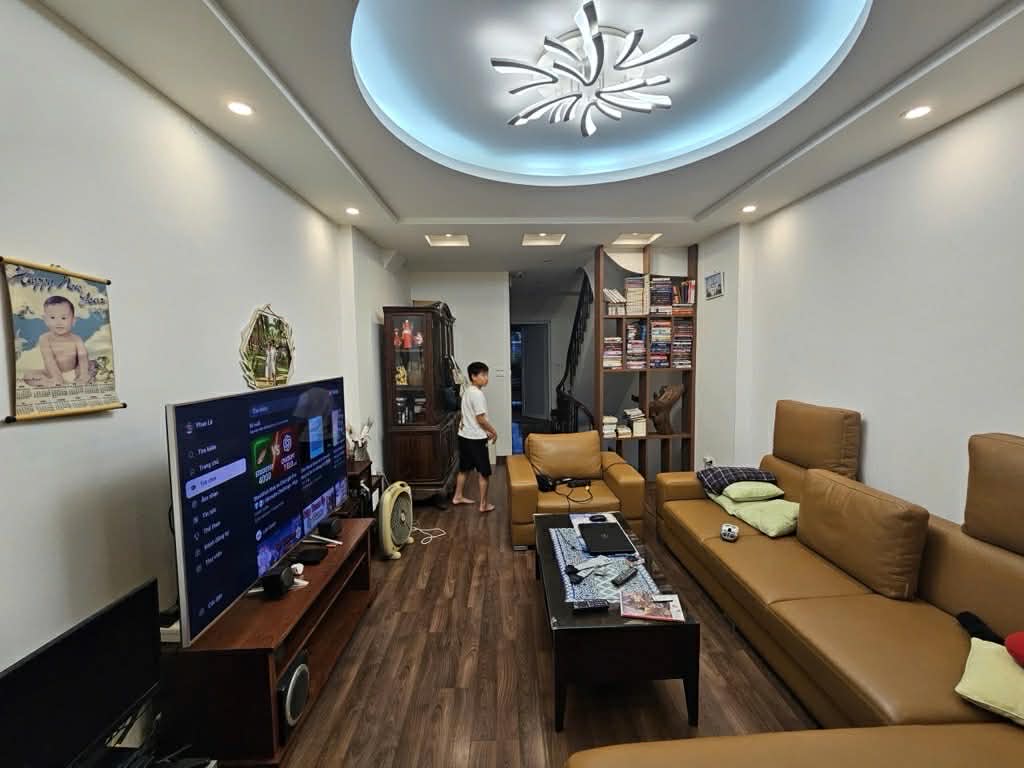 bán nhà khu vực Bồ Đề, 2 mặt ôtô, ngõ thông, gần trường quốc tế 2