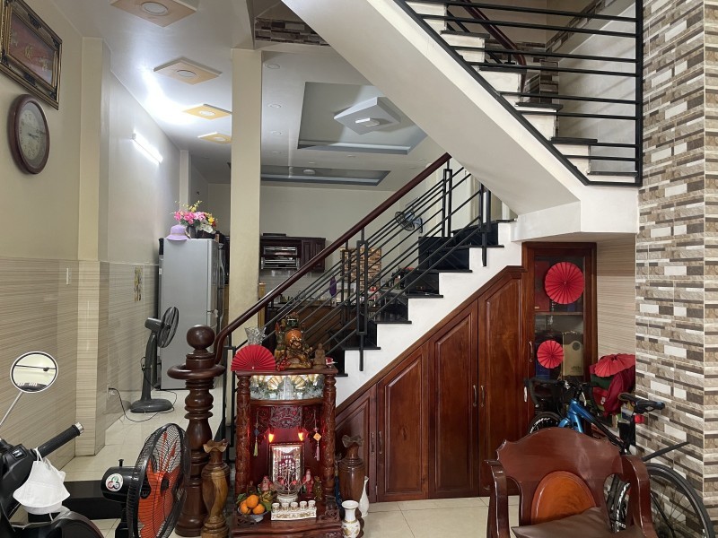 Bán nhà 3 tầng, 3PN, đường Lê Thị Hoa, Bình Chiểu, Thủ Đức. TP HCM. DT 71m2, SH, 5.8 tỷ. 3