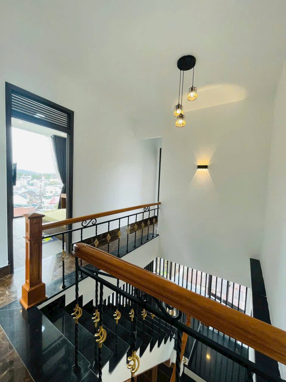 Giảm Giá Bán Nhà Đẹp Mới Xây SRXD Đường Cổ Loa, Đà Lạt - Giá 5.5 Tỷ Chỉ Còn 4.99 Tỷ 3