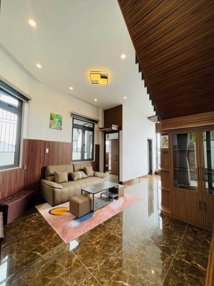 Giảm Giá Bán Nhà Đẹp Mới Xây SRXD Đường Cổ Loa, Đà Lạt - Giá 5.5 Tỷ Chỉ Còn 4.99 Tỷ