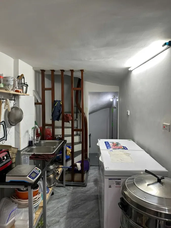 Bán Nhà Trại Cá 17/20m2. 5 tầng. mặt tiền 2.3m. giá 5.6 tỷ Hai Bà Trưng Hà Nội 3