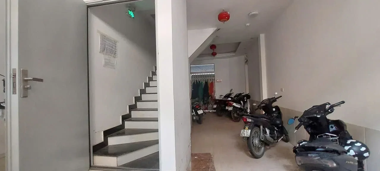 Bán Nhà Trại Tóc Ô Chợ Dừa 37/42m2. 6 tầng. mặt tiền 3.8m. giá 10.8 Tỷ Đống Đa Hà Nội