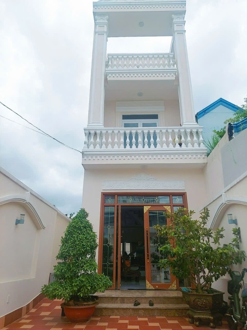 Bán nhà đường 160, Tăng Nhơn Phú A, Q.9, TP HCM. DT 125 m2, 3 tầng, 3PN, SH, 8.6 tỷ.