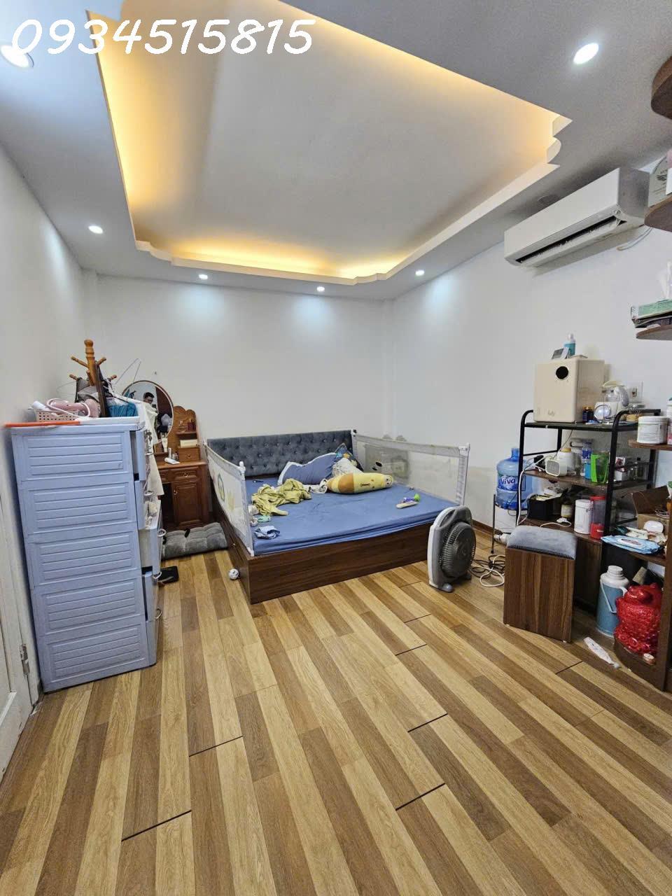 Bán nhà Đê La Thành dân xây, 31m 5 tầng 9,9tir- trung tâm kết nối khu vực Đống Đa 2