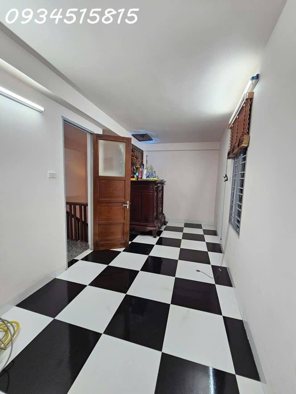 Bán nhà Đê La Thành dân xây, 31m 5 tầng 9,9tir- trung tâm kết nối khu vực Đống Đa 4