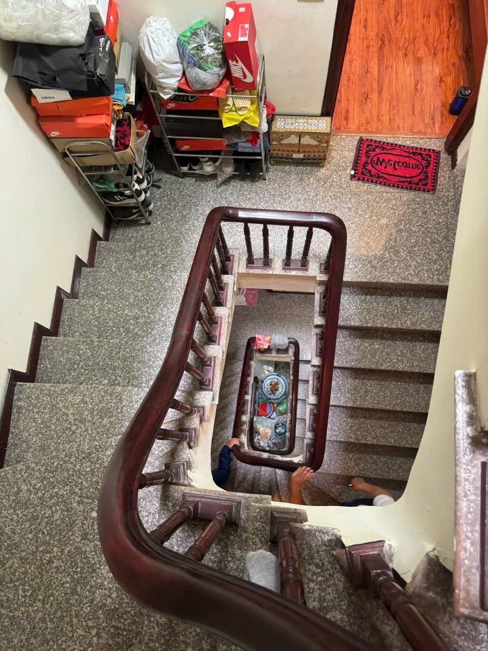 Bán Nhà  Lệnh Cư 30/33m2. 5 tầng. mặt tiền 4.6m. giá 9.7 tỷ Hà Nội 3