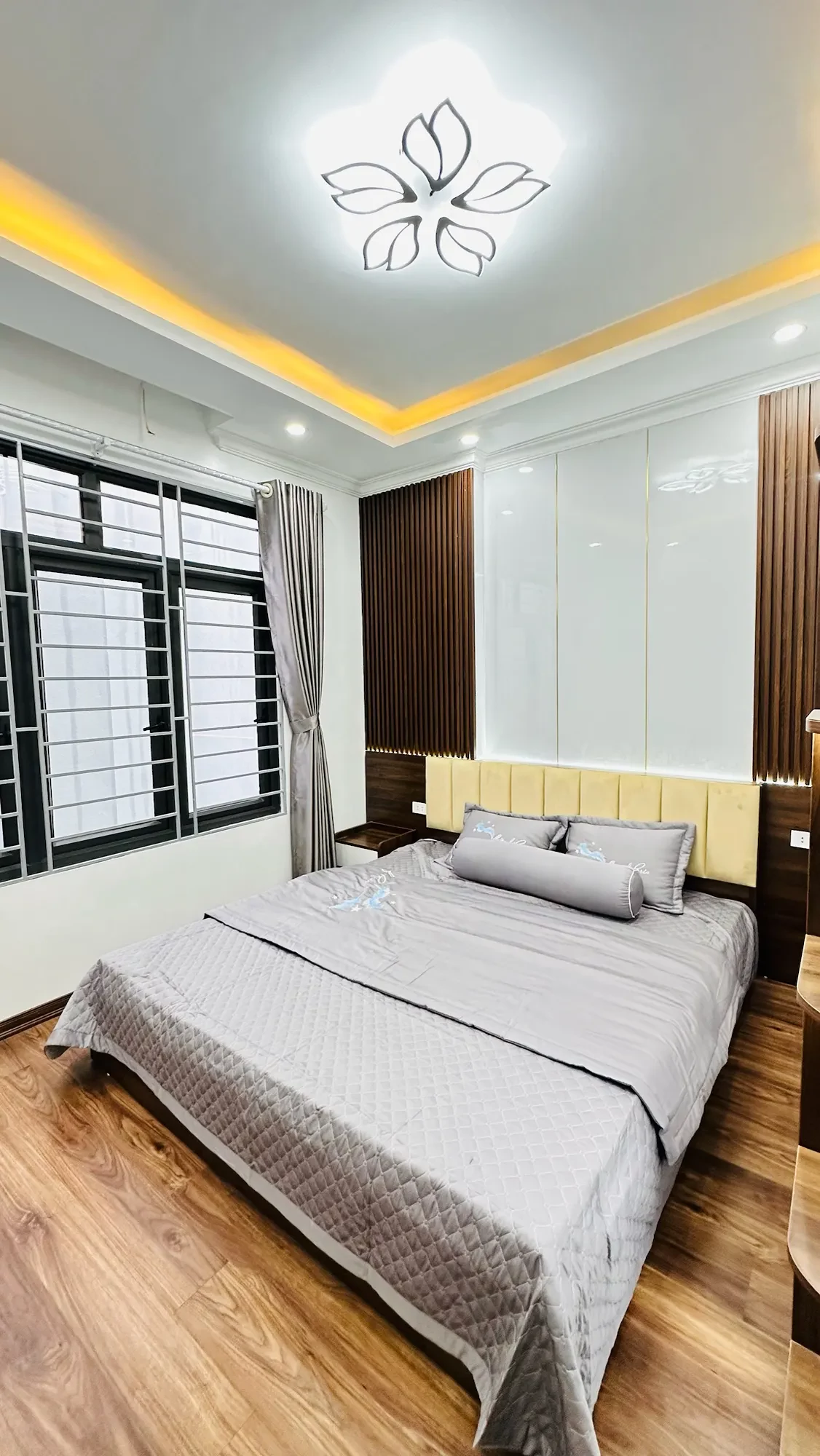 Bán Nhà Vân Đồn 34m2.  5 tầng. mặt tiền 4. giá 7.5 Tỷ Hai Bà Trưng Hà Nội 2