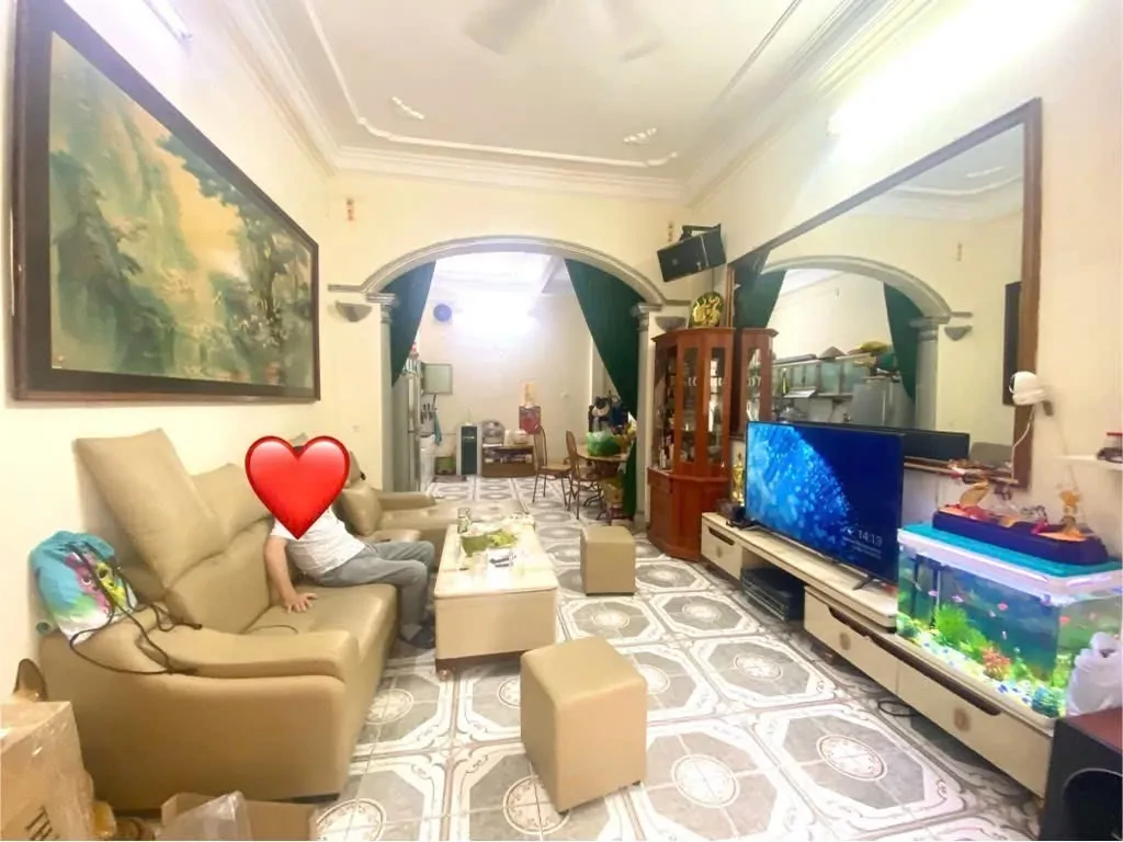 CẦN BÁN-NHÀ MẶT PHỐ TÂN ẤP BA ĐÌNH-DÂN XÂY-43M 5T-NỞ HẬU-KINH DOANH SẦM UẤT