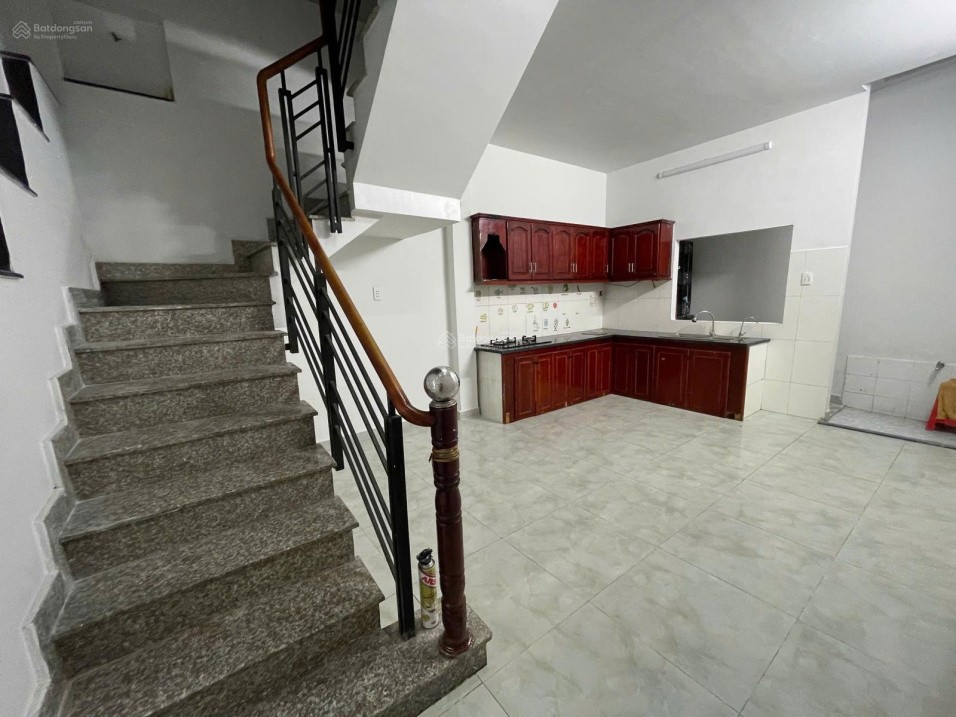 Nhà hẻm Thoại Ngọc Hầu Phú Thạnh Tân Phú 60m2, sổ hồng, giá hời cho gia đình trẻ. 4