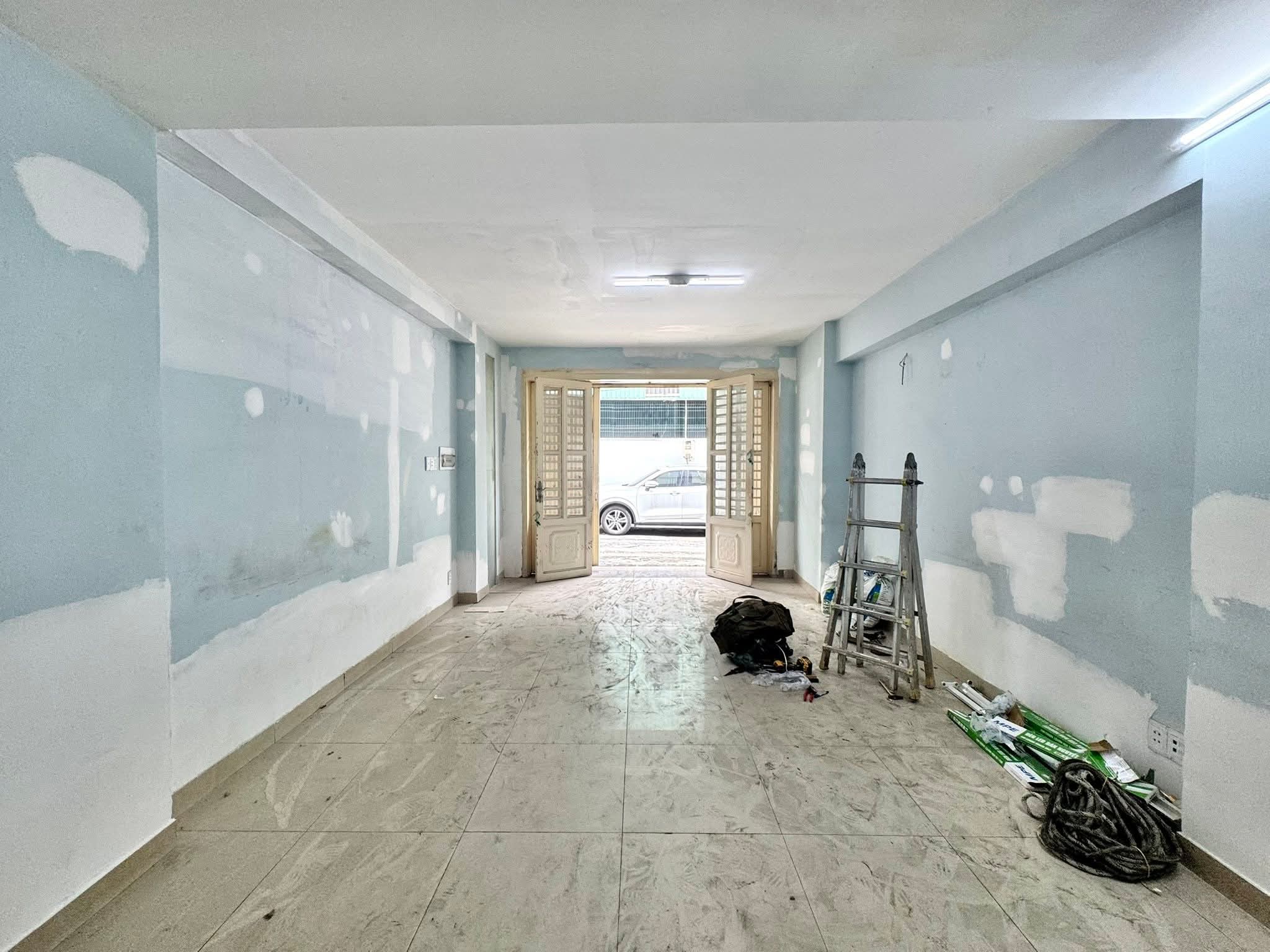 NHÀ NGUYỄN KIỆM 61m2 (4×15) HẺM OTO TRÁNH - SÁT MẶT TIỀN - GIÁ 11.7 TỶ 9