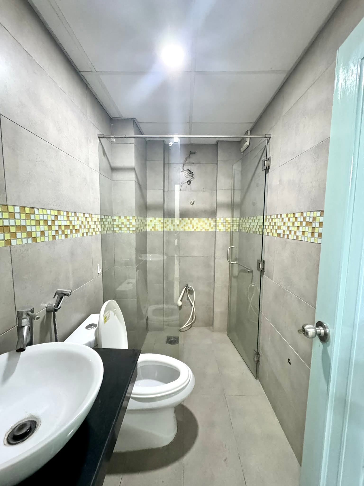 NHÀ NGUYỄN KIỆM 61m2 (4×15) HẺM OTO TRÁNH - SÁT MẶT TIỀN - GIÁ 11.7 TỶ 6