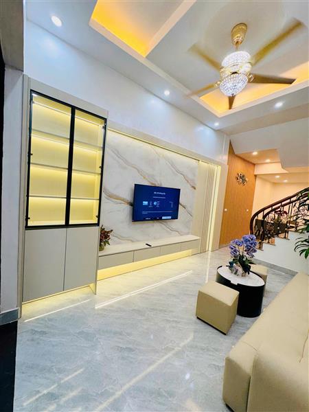 BÁN GẤP ĐẠI TỪ, HOÀNG MAI, NHÀ ĐẸP GẦN PHỐ NỘI THẤT XỊN, 32M2 5 TẦNG 7.9 TỶ 2