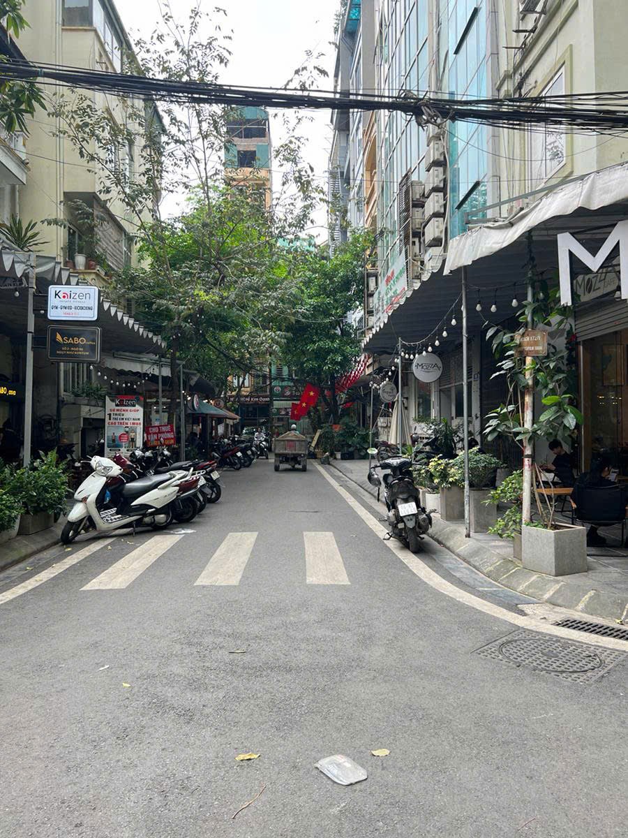 Bán nhà phân lô phố Ngụy Như Kon Tum - Phố VIP kinh doanh sầm uất, vỉa hè rộng giá 21,5 tỷ