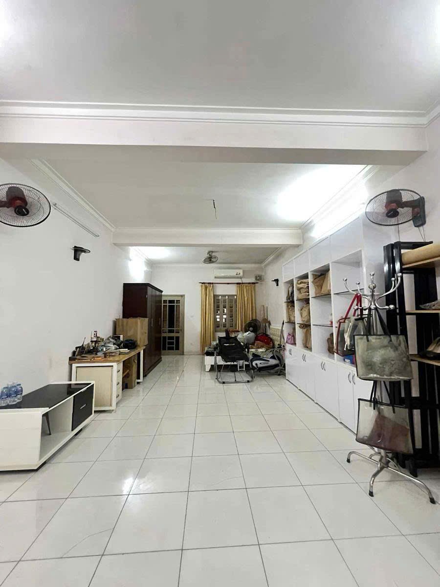 Bán nhà phố Vọng - 70m 4 tầng 13,5 tỷ - Vị trí cách phố chỉ hơn 20m - Nhà cũ xác định bán đất 2