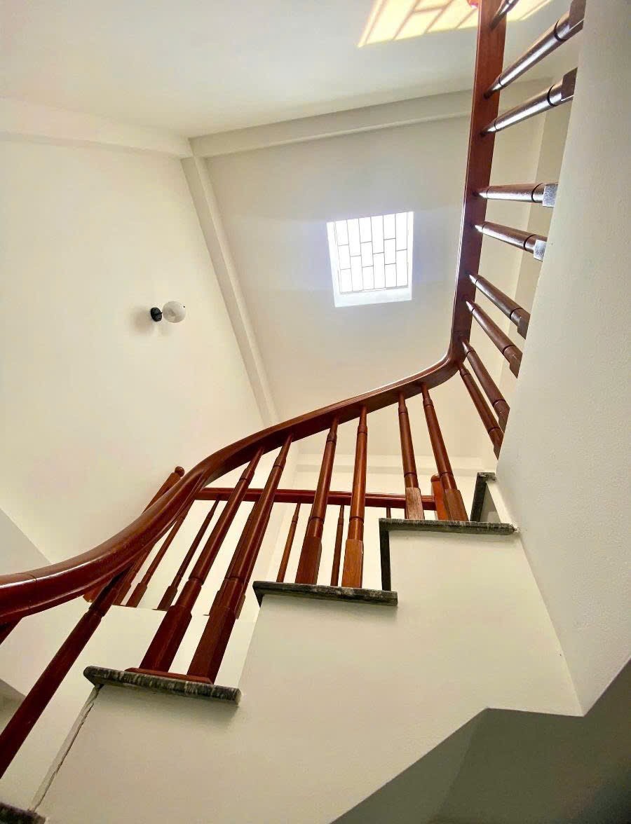 BÁN NHÀ VŨ TÔNG PHAN – 30M RA Ô TÔ TRÁNH – 37M² x 5 TẦNG – 3 PHÒNG NGỦ RỘNG – GIÁ 8,4 TỶ 5