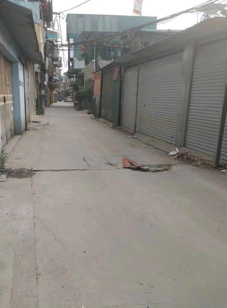 Bán nhà không sổ tại ngõ 271 Bùi Xương Trạch - 105m  ngõ thông kinh doanh - Đất không quy hoạch -