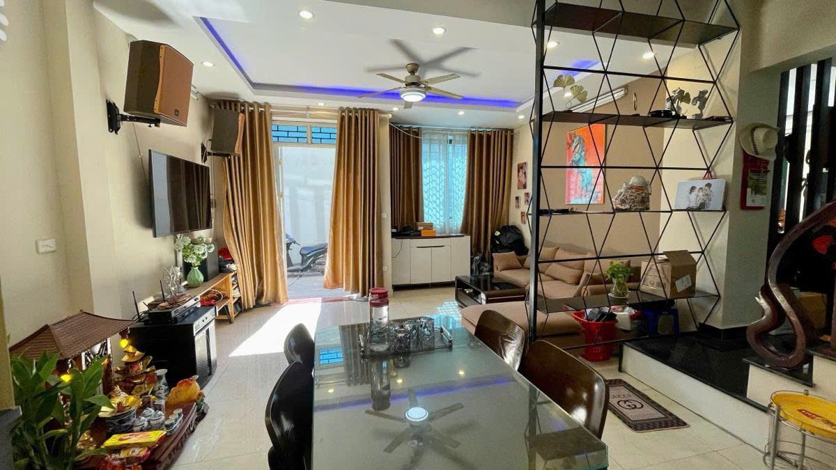 BÁN NHÀ CHÍNH CHỦ Ở KHƯƠNG TRUNG – 38M – 4 TẦNG – BA GÁC ĐỖ CỬA – 8,4 TỶ 2