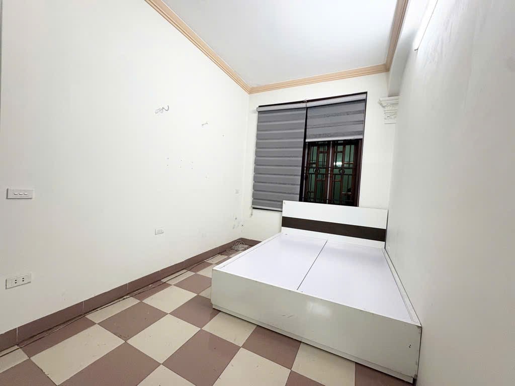 Cần bán Nhà mặt tiền đường Tam Trinh, Phường Yên Sở, Diện tích 107m², Giá 36 Tỷ