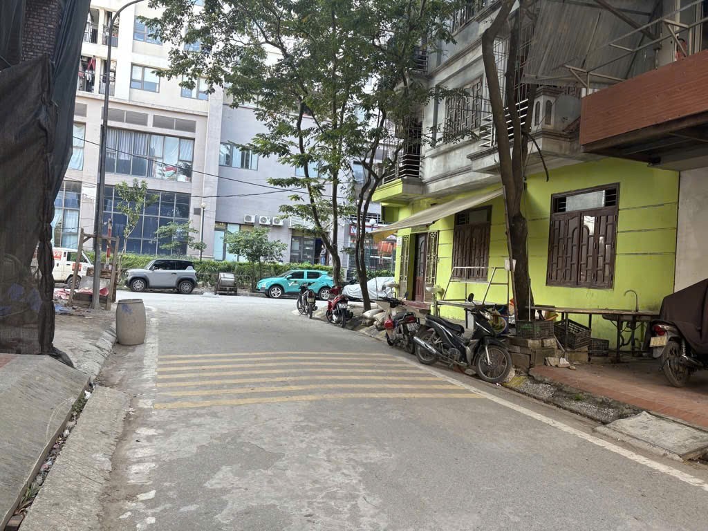 Cần bán Nhà mặt tiền đường Tam Trinh, Phường Yên Sở, Diện tích 107m², Giá 36 Tỷ 5