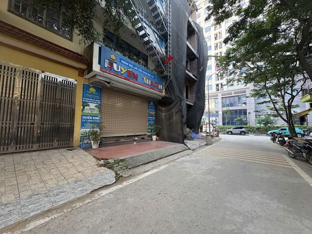 Cần bán Nhà mặt tiền đường Tam Trinh, Phường Yên Sở, Diện tích 107m², Giá 36 Tỷ 6
