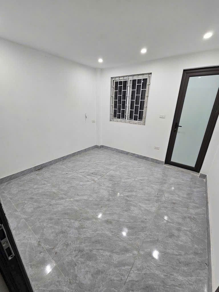 Cần bán Nhà mặt tiền đường Tam Trinh, Phường Mai Động, Diện tích 36m², Giá 8.5 Tỷ 2