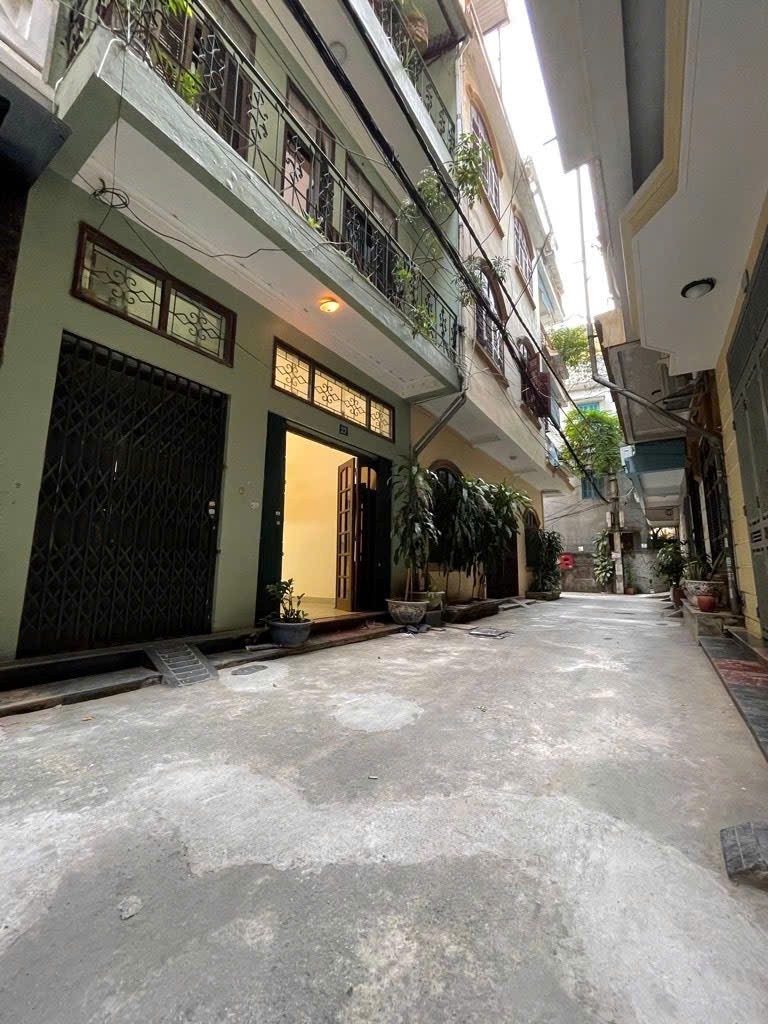 Cần bán Nhà mặt tiền đường Giáp Bát, Phường Giáp Bát, Diện tích 46m², Giá 13.25 Tỷ 5