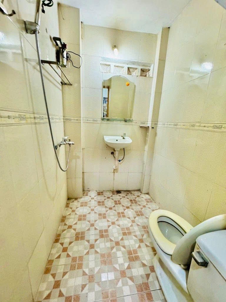 Cần bán Nhà mặt tiền đường Hoàng Mai, Phường Hoàng Văn Thụ, Diện tích 23m², Giá 3.2 Tỷ 4