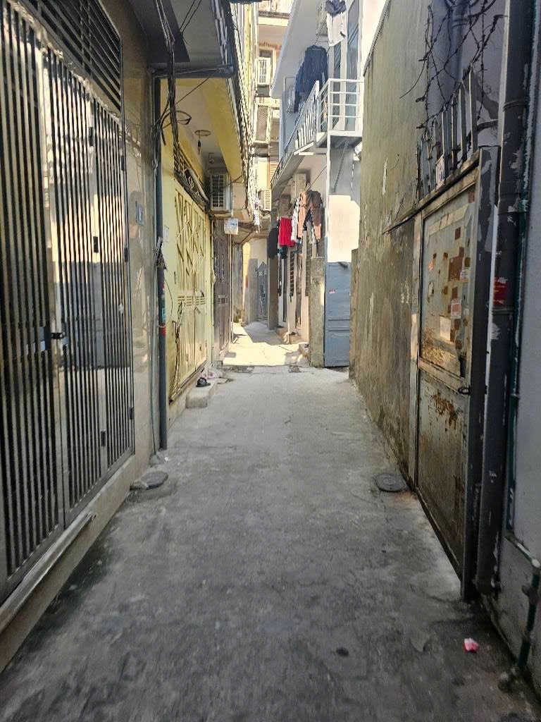 Cần bán Nhà mặt tiền đường Đông Thiên, Phường Vĩnh Hưng, Diện tích 35m², Giá 4.4 Tỷ 3