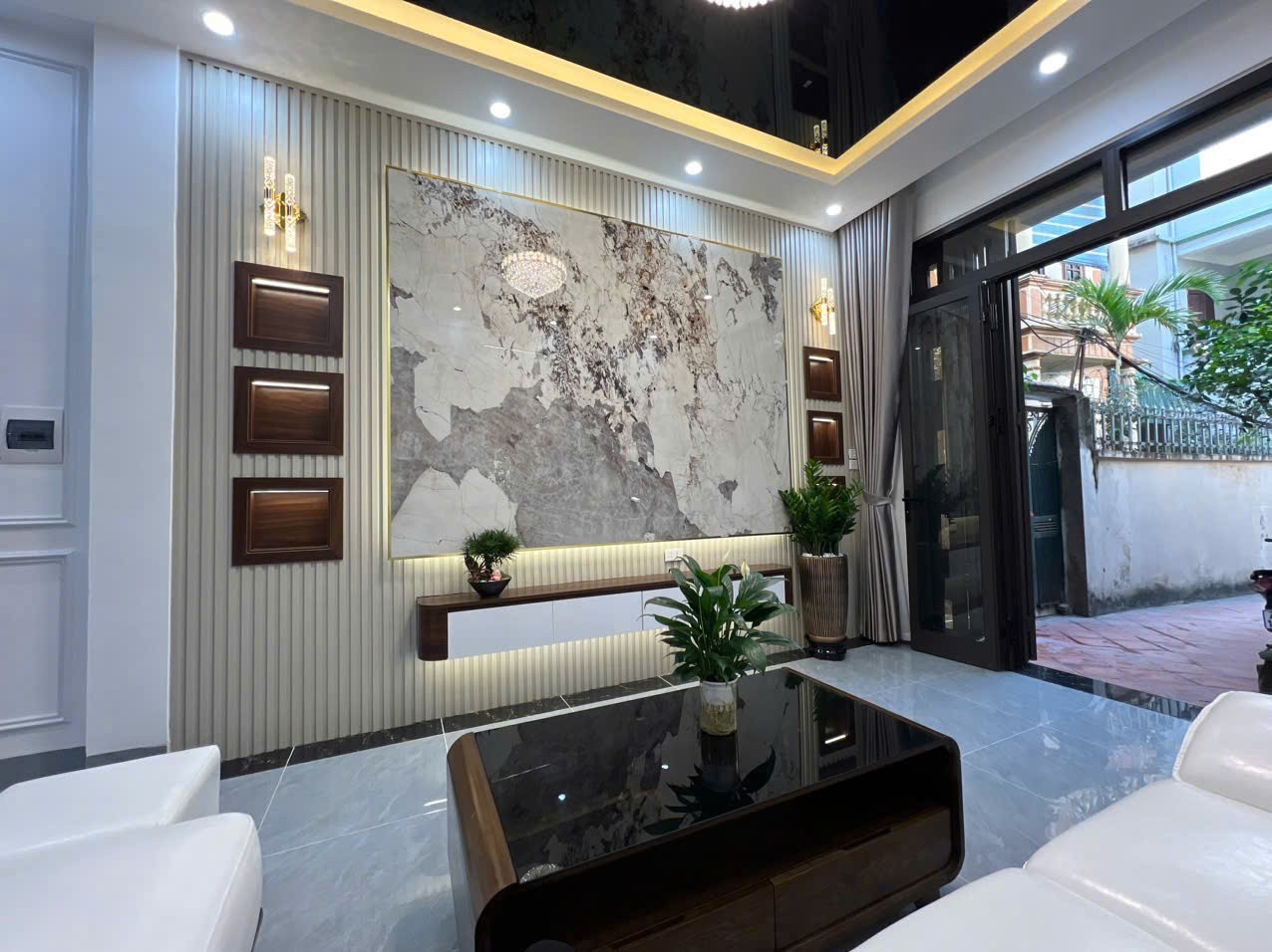 Cho thuê nhà Hoàng Quốc Việt - Cầu Giấy 40m x 5T, 6PN4VS NHÀ ĐẸP, FULL ĐỒ giá 20TR