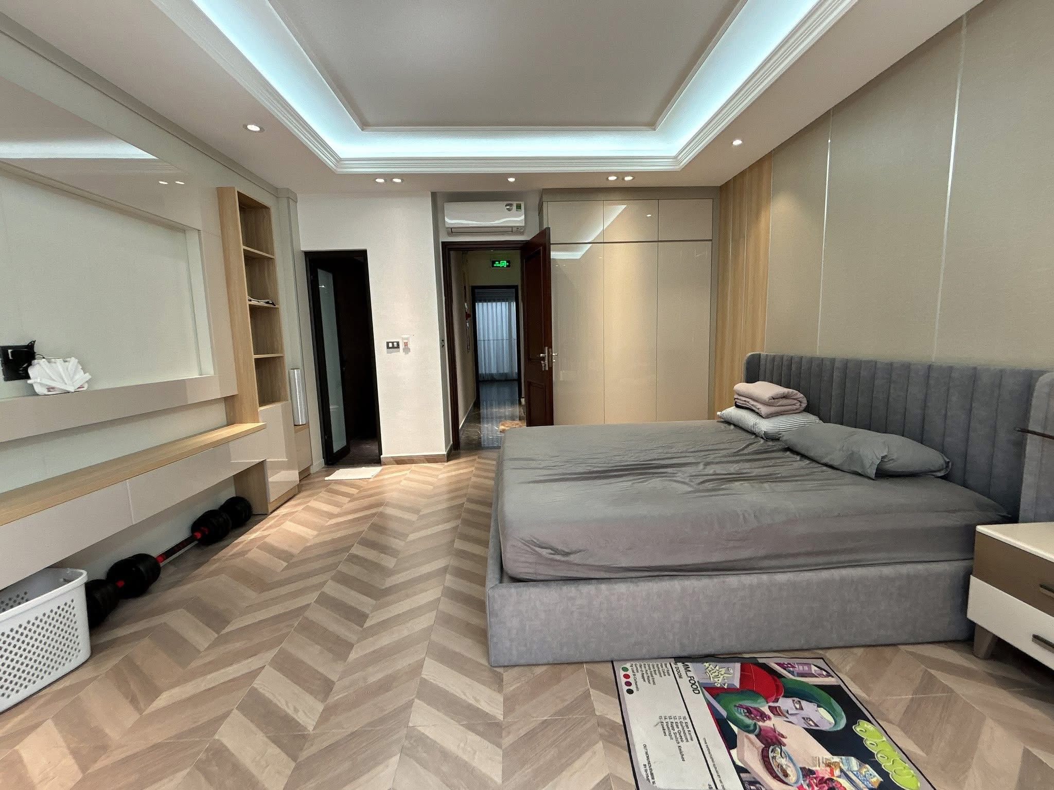 BÁN NHÀ HOÀNG QUỐC VIỆT CẦU GIẤY PHÂN LÔ VỈA HÈ Ô TÔ TRÁNH VĂN PHÒNG 60M 7 TẦNG THANG MÁY 28 TỶ 3