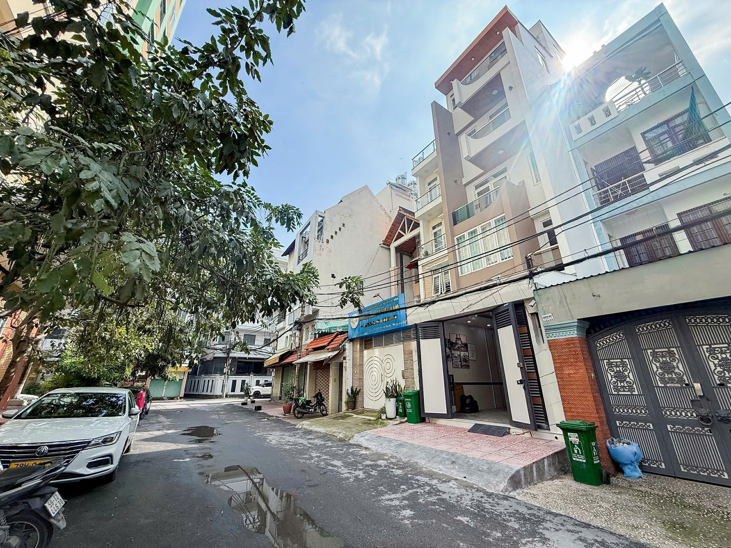 SIÊU PHẨM CHDV ĐIỆN BIÊN PHỦ - 120M² (4.6 × 26) - 6 TẦNG 12 PHÒNG - DOANH THU 1.6 TỶ/NĂM 13