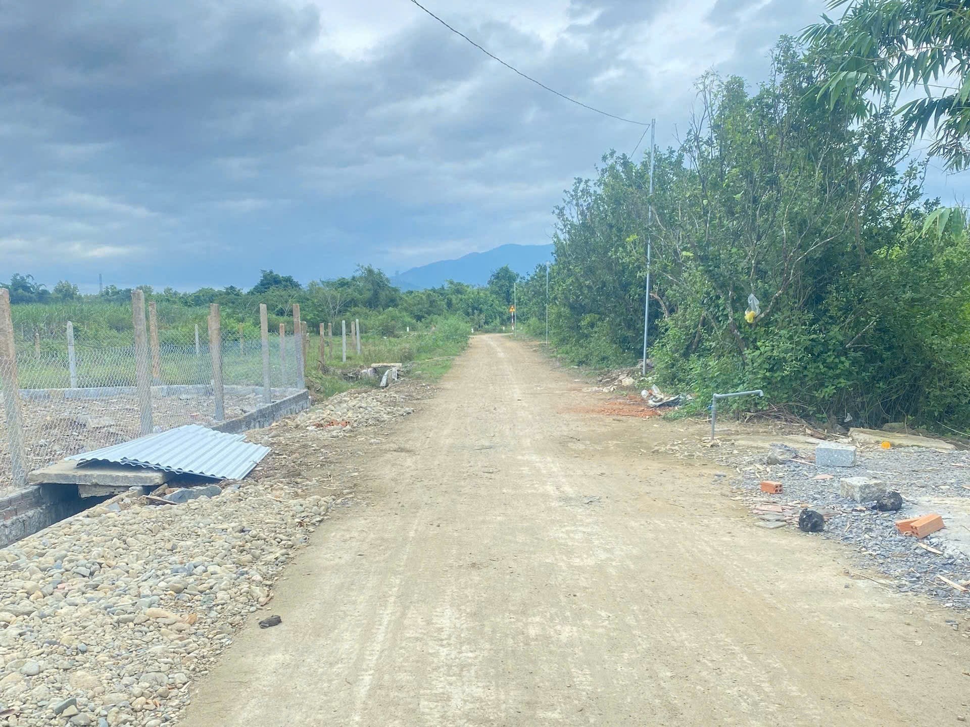 Bán đất vườn Diên Đồng thôn Đồng Trăn 1 mặt đường bê tông gần khu dân cư