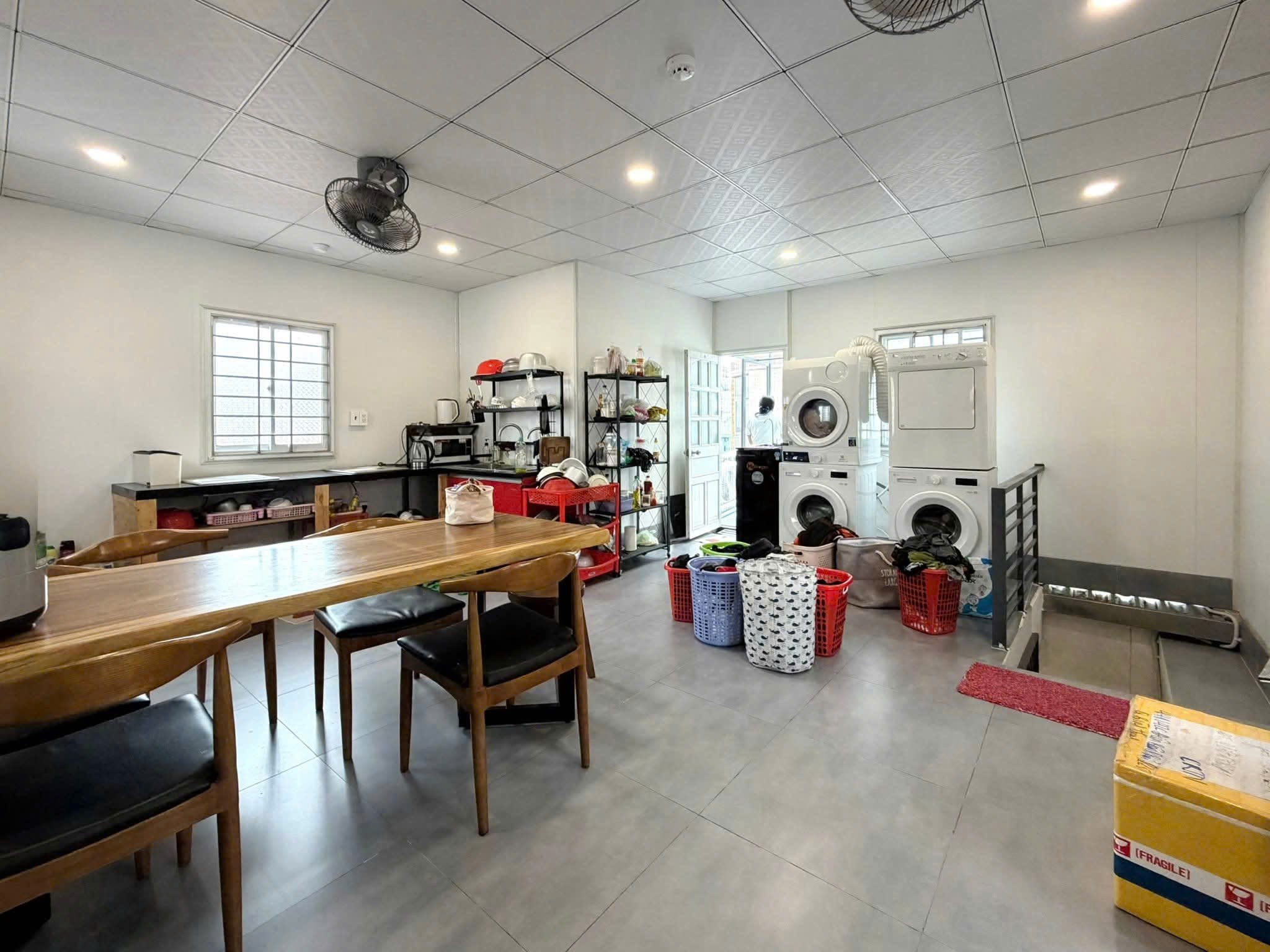 DÒNG TIỀN 70TR/THÁNG - NHÀ 4 TẦNG 66m2 SAU LƯNG ĐH HUTECH - 13.9 TỶ 10