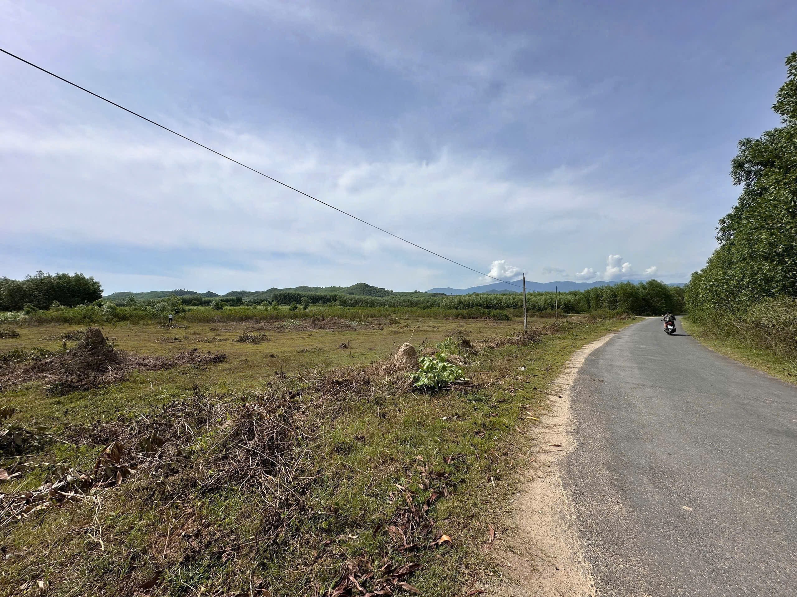 Bán đất vườn Diên Đồng mặt tiền đường nhựa liên xã - ngang bám đường gần 100m 2