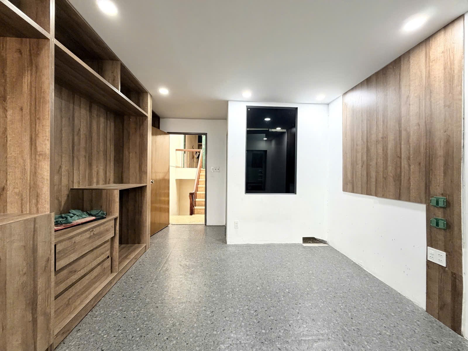 HẺM 8M OTO TRÁNH TRẦN HUY LIỆU - NHÀ 4 TẦNG KIÊN CỐ - 7 PN 8 WC - 15.2 TỶ 6