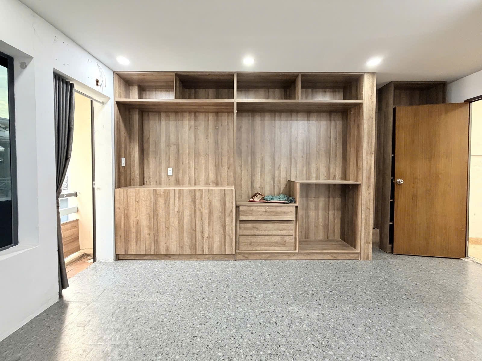 HẺM 8M OTO TRÁNH TRẦN HUY LIỆU - NHÀ 4 TẦNG KIÊN CỐ - 7 PN 8 WC - 15.2 TỶ 7