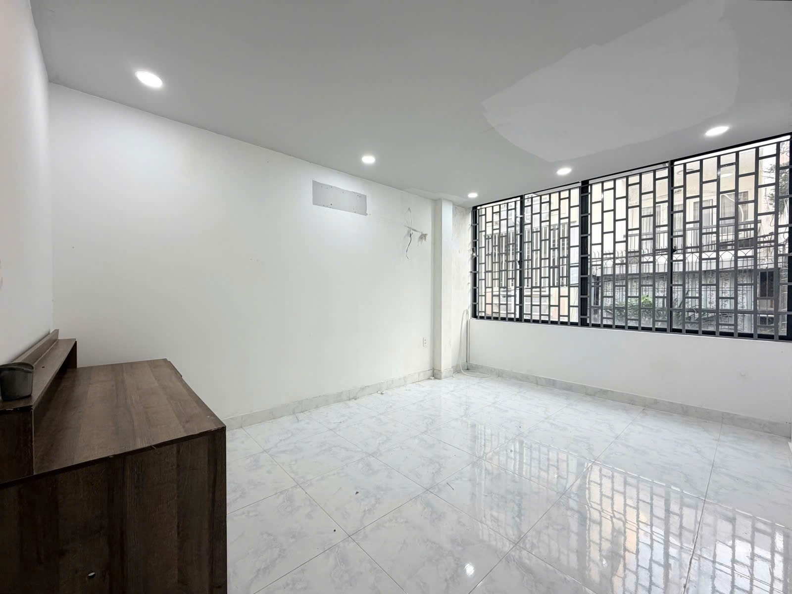 HẺM 8M OTO TRÁNH TRẦN HUY LIỆU - NHÀ 4 TẦNG KIÊN CỐ - 7 PN 8 WC - 15.2 TỶ 4