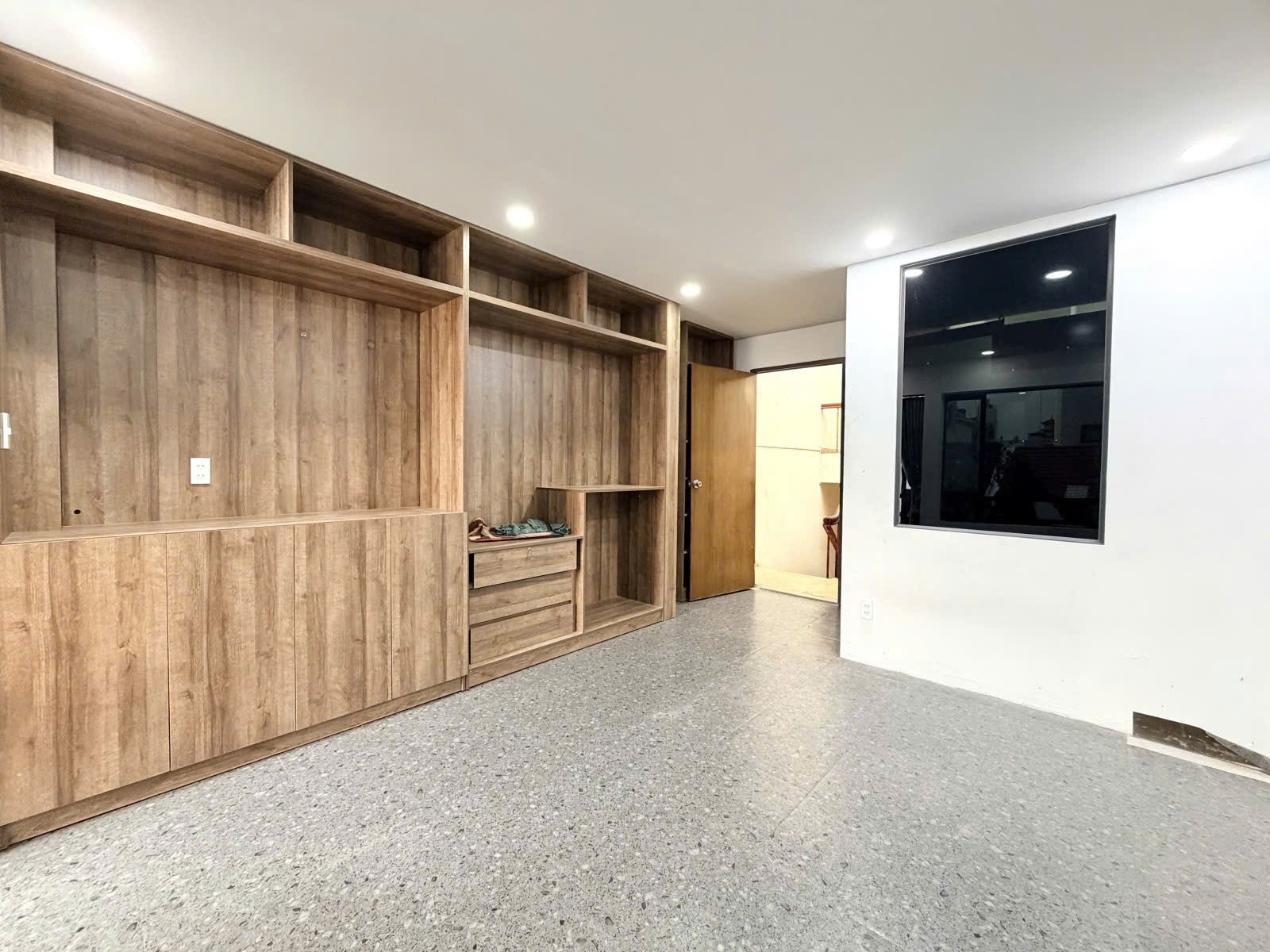 HẺM 8M OTO TRÁNH TRẦN HUY LIỆU - NHÀ 4 TẦNG KIÊN CỐ - 7 PN 8 WC - 15.2 TỶ 12