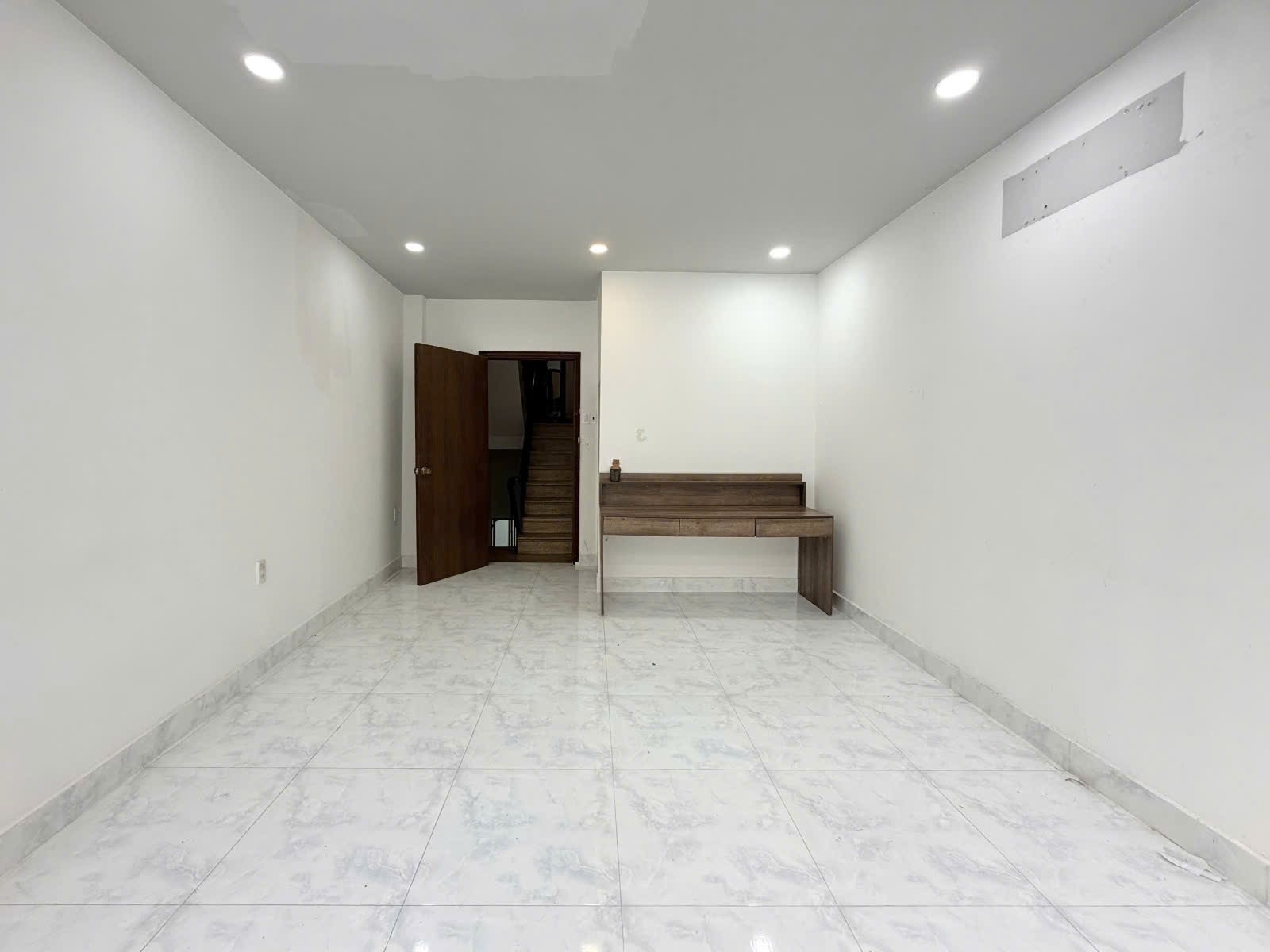 HẺM 8M OTO TRÁNH TRẦN HUY LIỆU - NHÀ 4 TẦNG KIÊN CỐ - 7 PN 8 WC - 15.2 TỶ 9