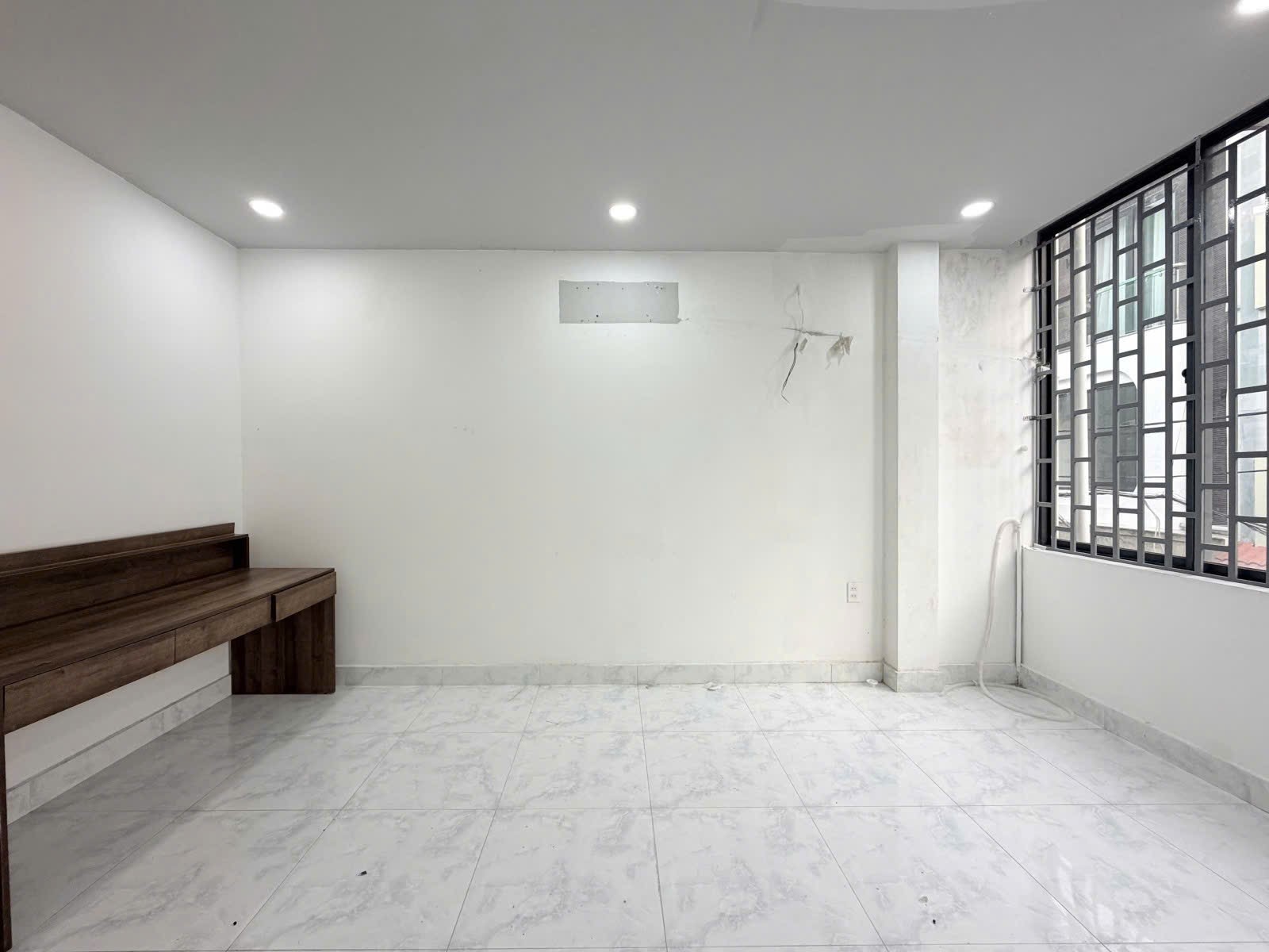 HẺM 8M OTO TRÁNH TRẦN HUY LIỆU - NHÀ 4 TẦNG KIÊN CỐ - 7 PN 8 WC - 15.2 TỶ 10