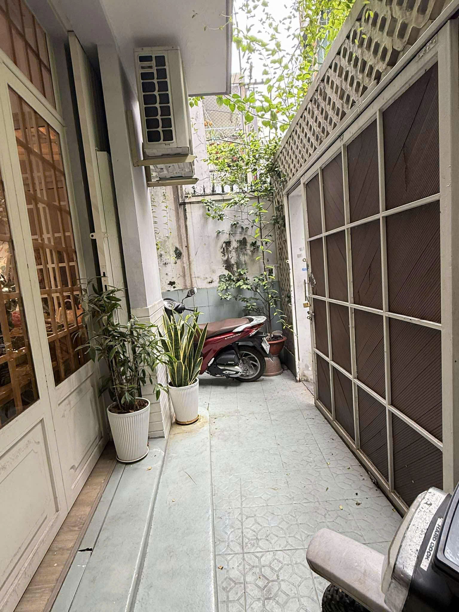 PHÚ NHUẬN - 80m2 - 12.2 TỶ - NGANG KHỦNG 6.1m - ĐANG CHO CTY THUÊ DÒNG TIỀN ỔN ĐỊNH 5