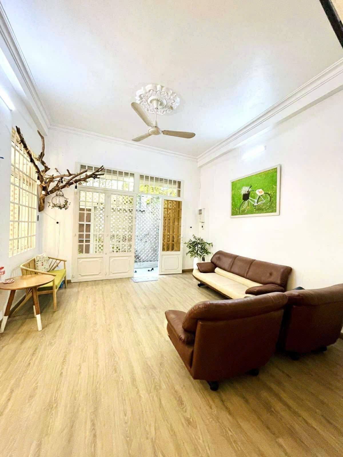 PHÚ NHUẬN - 80m2 - 12.2 TỶ - NGANG KHỦNG 6.1m - ĐANG CHO CTY THUÊ DÒNG TIỀN ỔN ĐỊNH