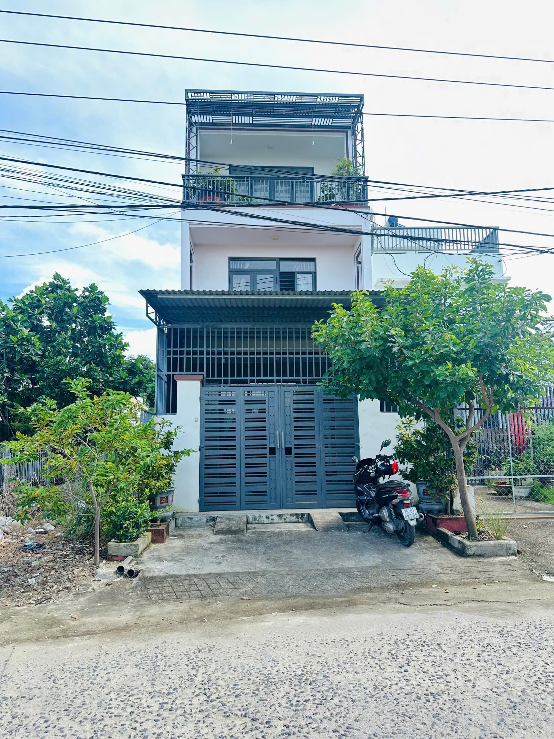 Bán nhà Diên Toàn mặt tiền Huỳnh Thúc Kháng - nhà 3 tầng đầy đủ tiện nghi