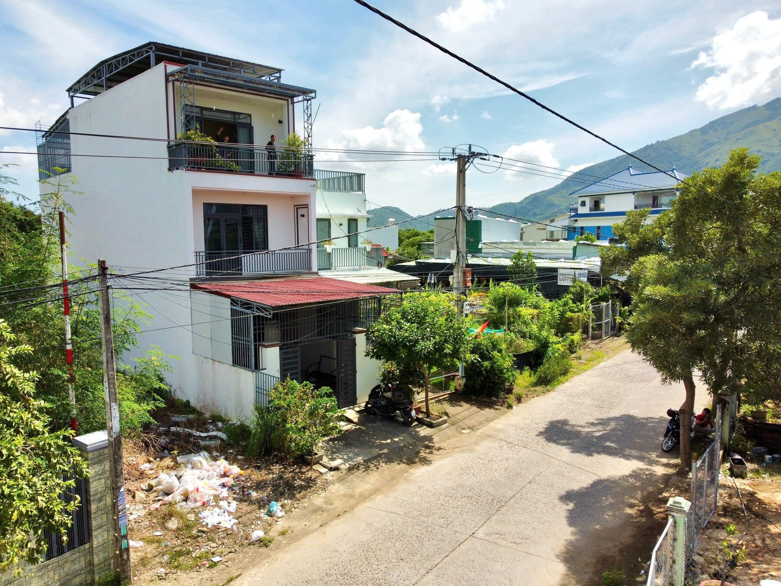 Bán nhà Diên Toàn mặt tiền Huỳnh Thúc Kháng - nhà 3 tầng đầy đủ tiện nghi 2