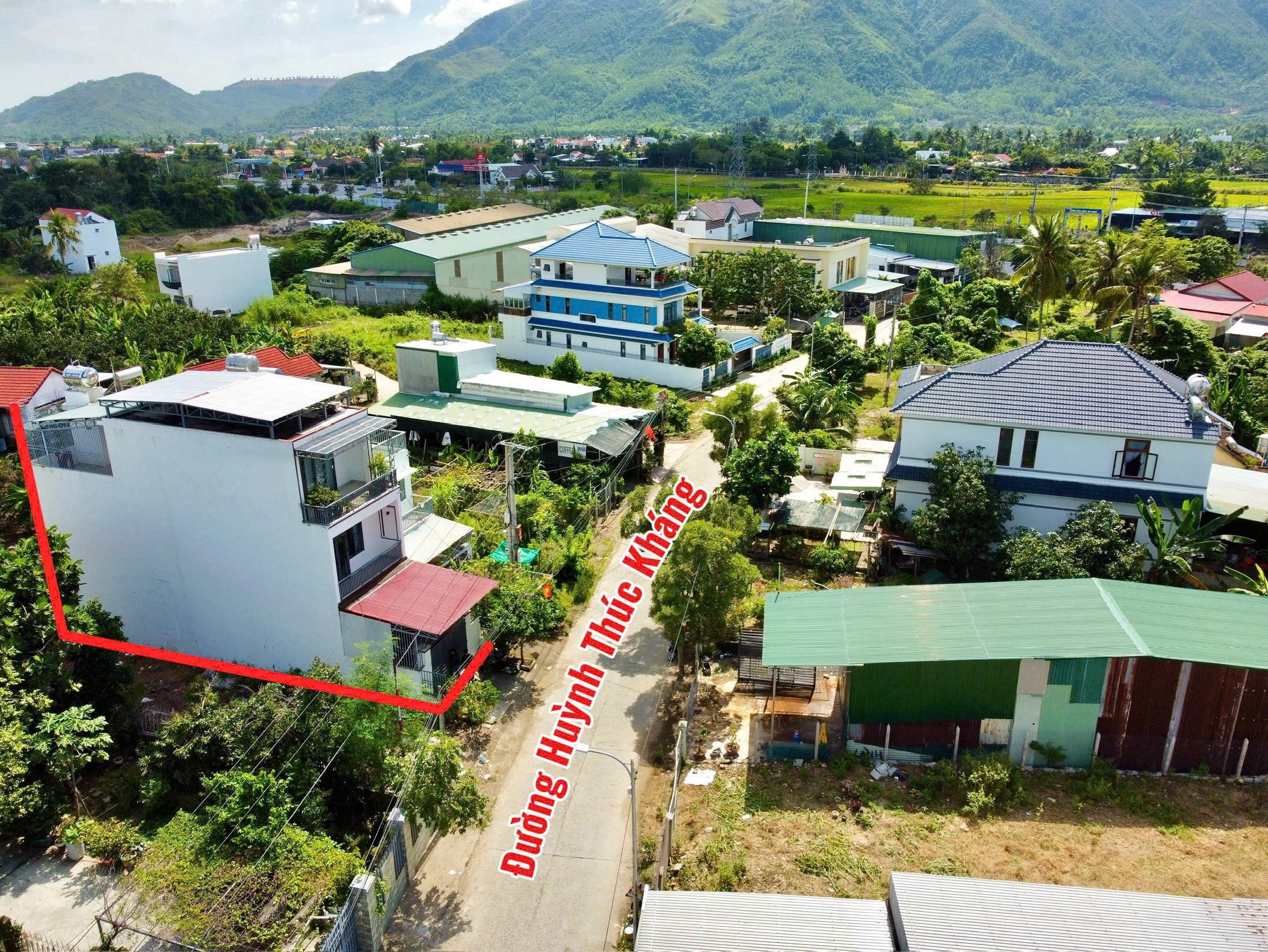 Bán nhà Diên Toàn mặt tiền Huỳnh Thúc Kháng - nhà 3 tầng đầy đủ tiện nghi 3