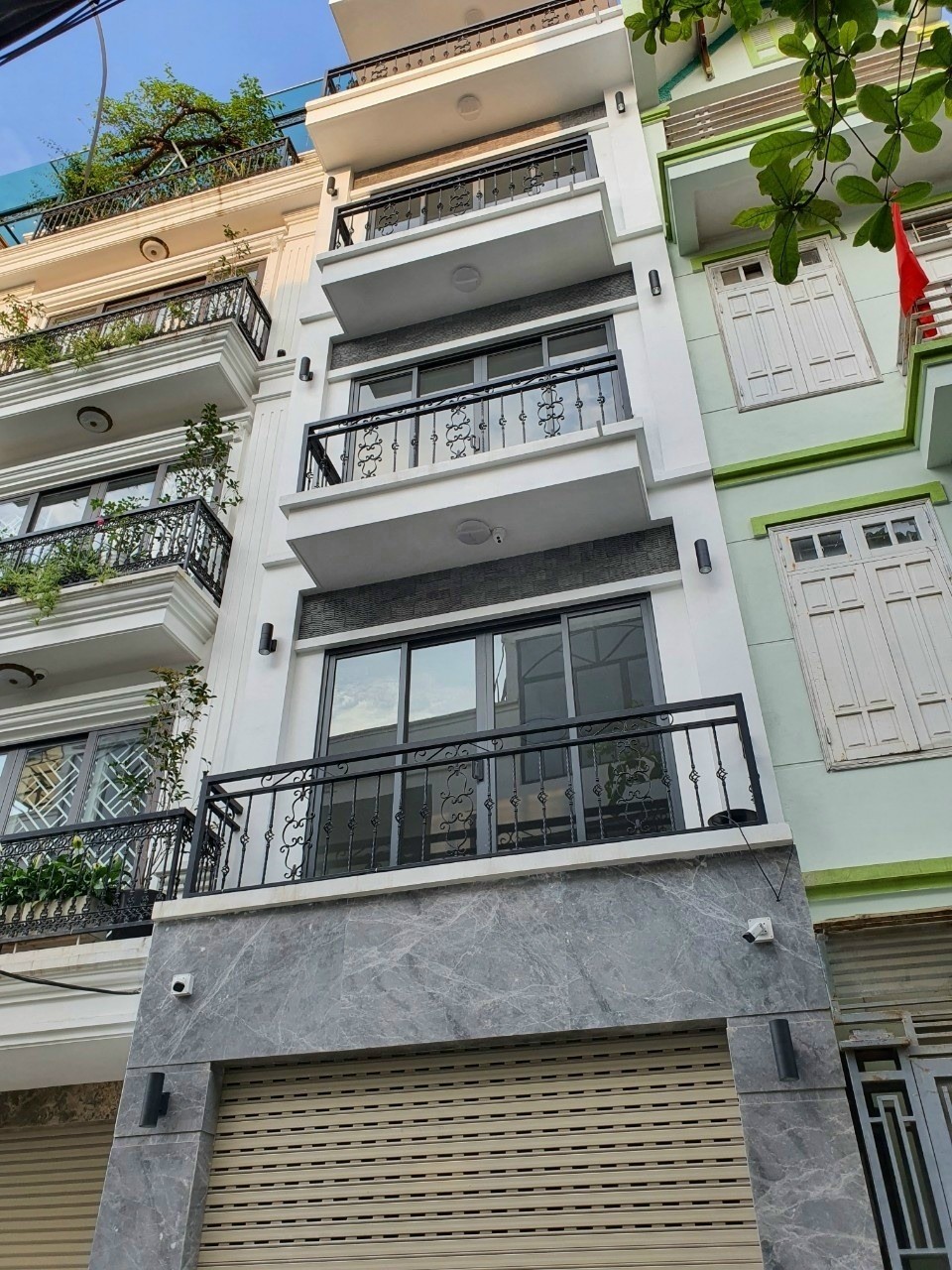 MẶT PHỐ NGUYỄN VĂN CỪ-55M 5T-VỈA HÈ RỘNG-KINH DOANH CỰC ĐỈNH-DÒNG TIỀN KHỦNG