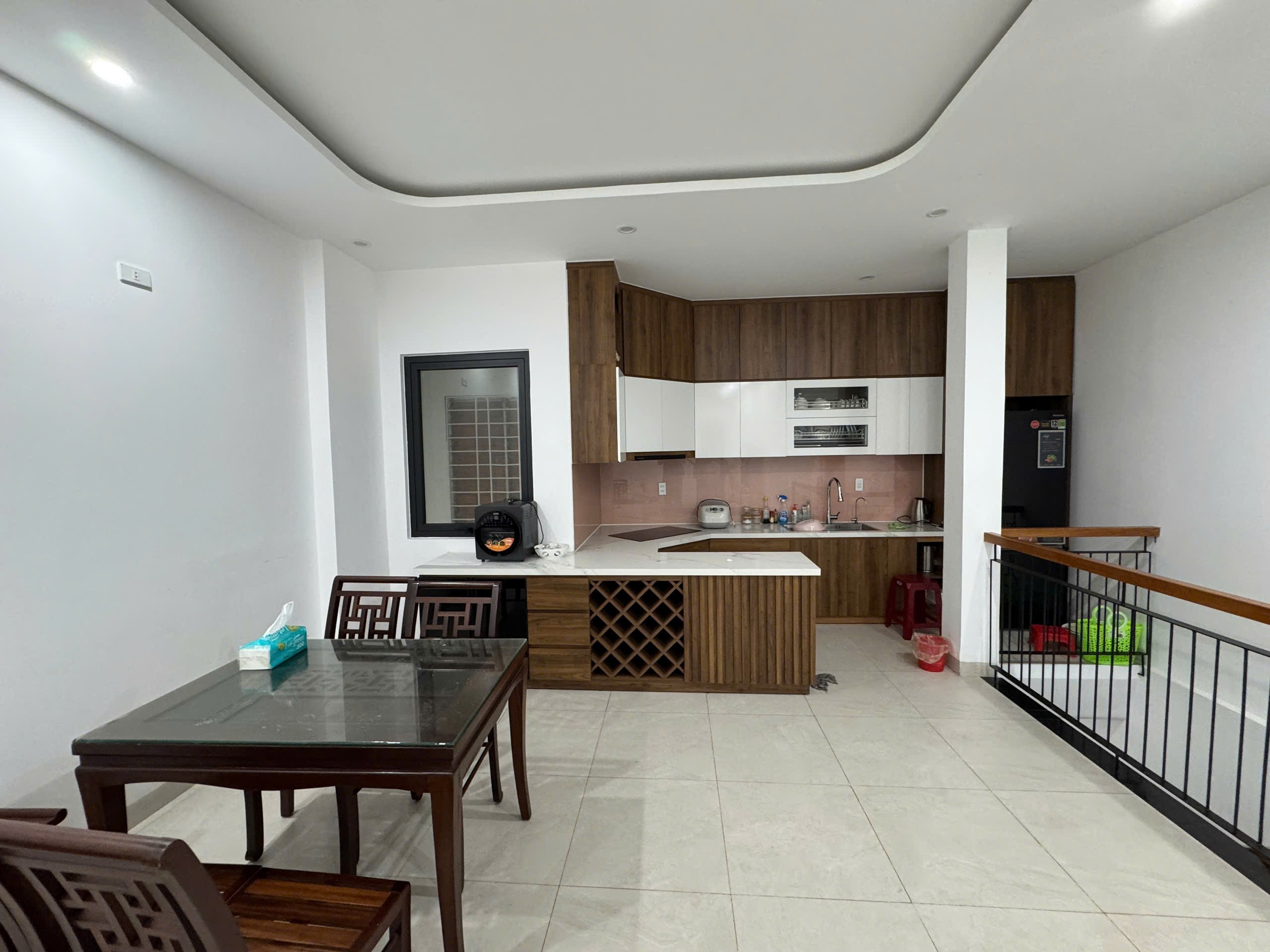 Bán nhà 3 tầng trung tâm TP Nha Trang – mặt tiền đẹp – full nội thất 5